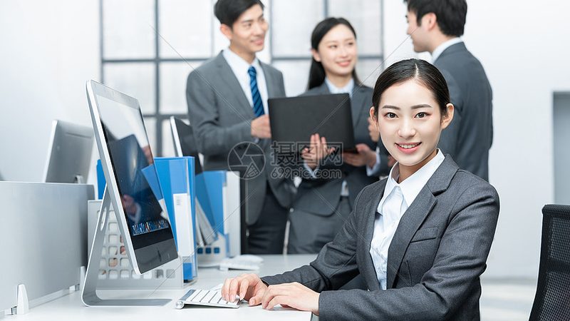 小标题：组织架构优化咨询的背景