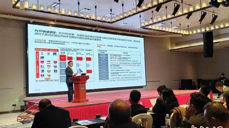 评估集团战略咨询团队的效果，可以从以下几个方面入手：